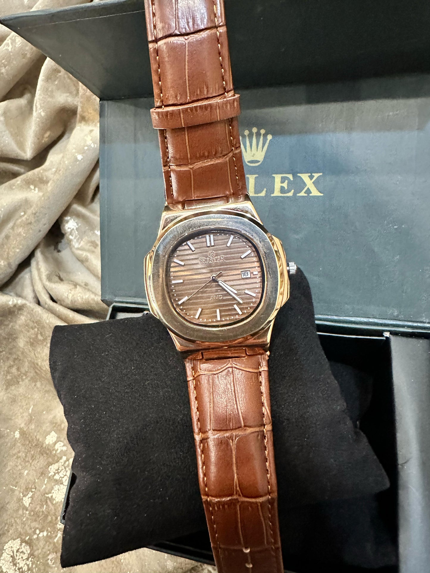 Seastar Brown Leather Strap Watch: Luxury Look with Practicality