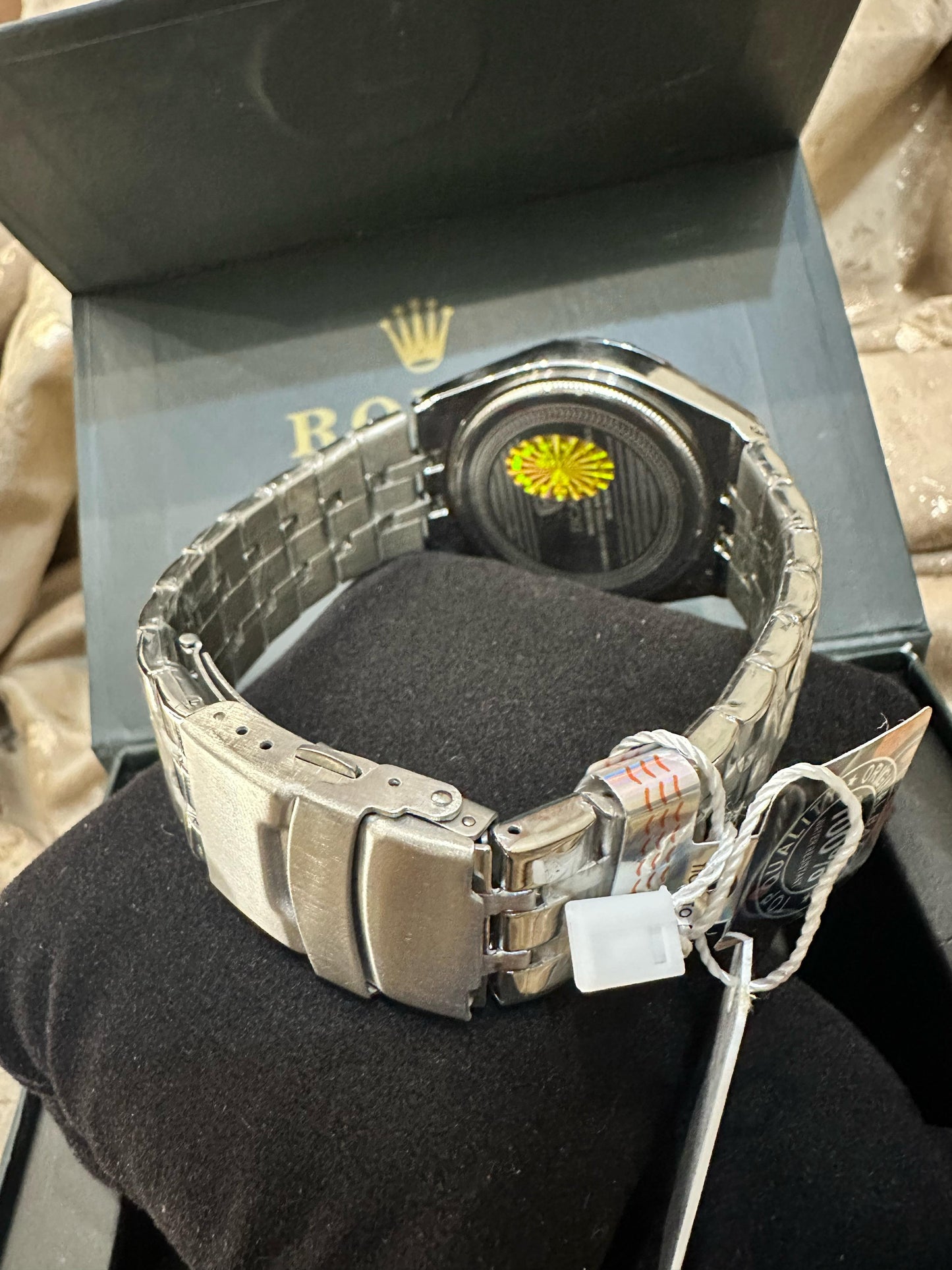 Ticario Green Dial Watch with Sleek Silver Chain Strap